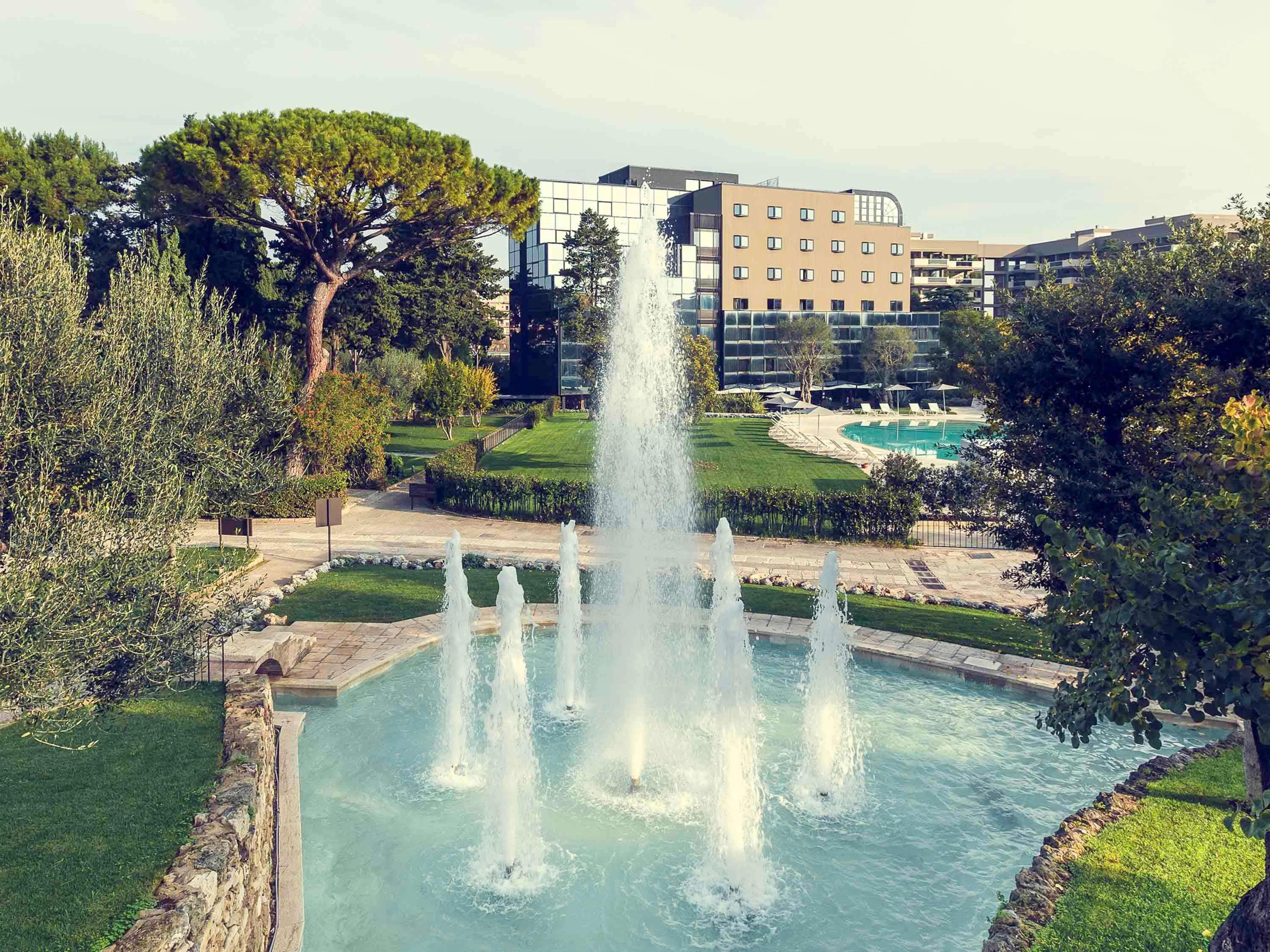 Mercure Villa Romanazzi Carducci Bari Exterior foto